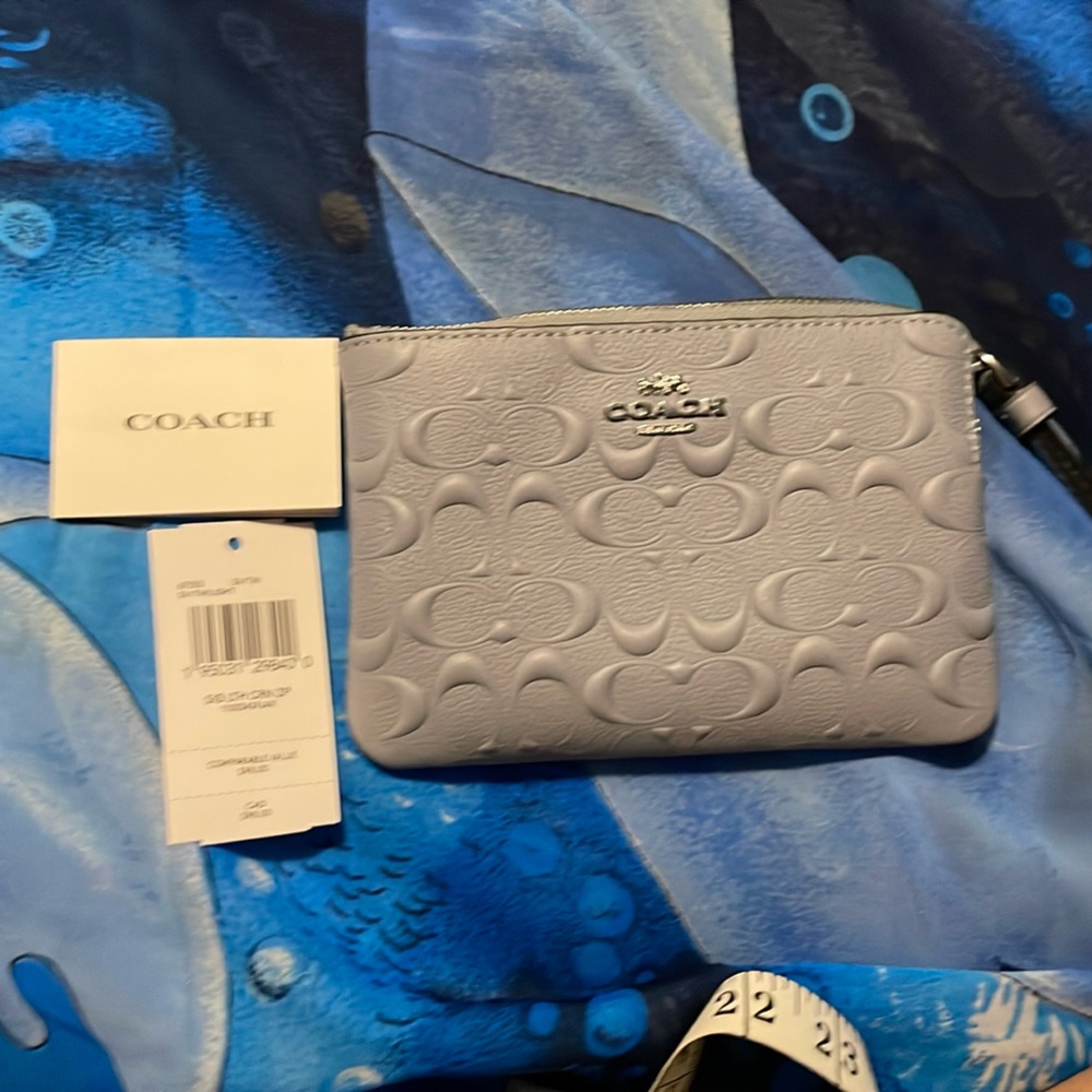 Coach special edition wristlet   NWT LN